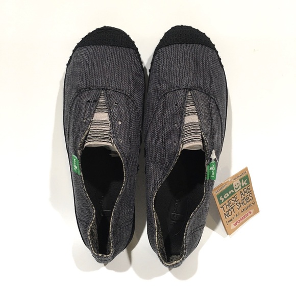 SANUK RUNAROUND LACELESS SIDEWALK SNEAKER -CHARCOAL -WOMEN US 5 /YOUTH US 3 -NEW - Picture 5 of 10